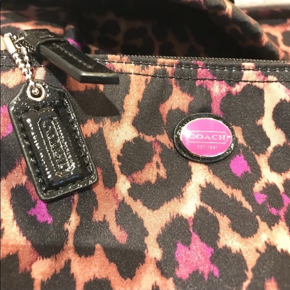 NWT Coach Weekender Bag Tote 3pc Set Travel Cosmetic Animal Print Purple Black - Picture 3 of 7